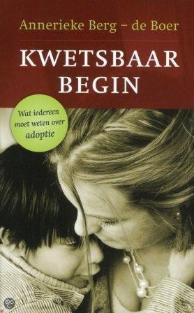 Berg-de Boer, A. - Kwetsbaar begin (Adoptie) 9799043518321