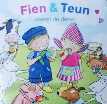 Fien en teun voeren de dieren ui