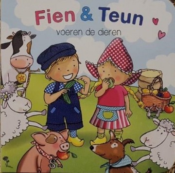 Fien en teun voeren de dieren