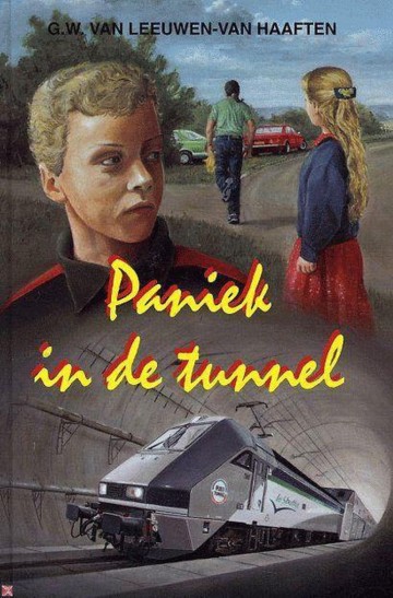 Leeuwen haaften gw van   paniek in de tunnel