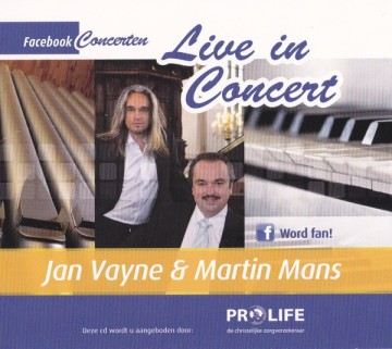 Live iin concert front