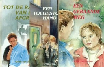 Hoorn,Arjen van- Tot de rand van de afgrond / toegestoken hand / Gebaande weg